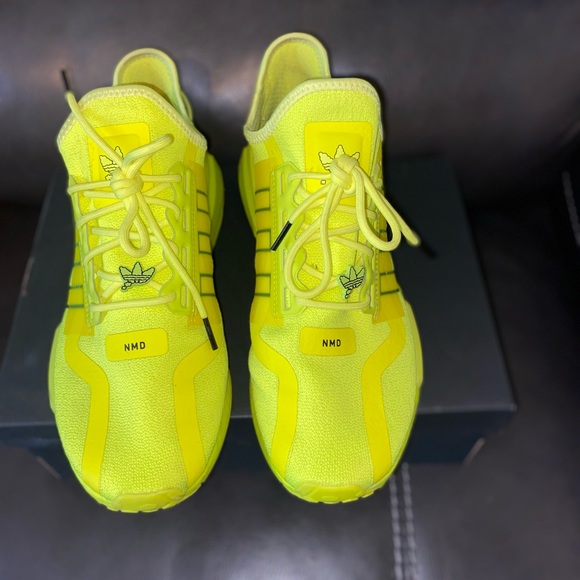 NMD_R1 V2 'Solar Yellow' - Picture 4 of 9